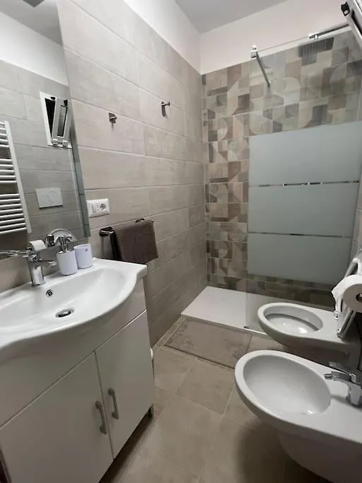 Ventinove Metri Home Monovano Zona Stazione Centrale 巴里